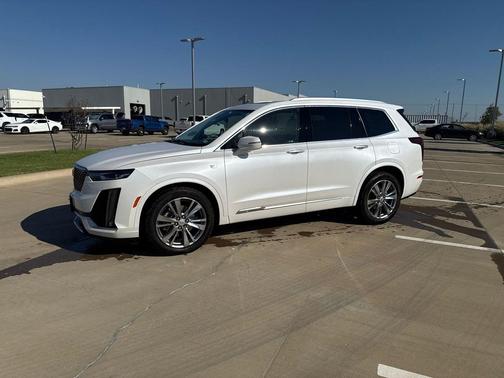 2023 Cadillac XT6 Premium Luxury FWD