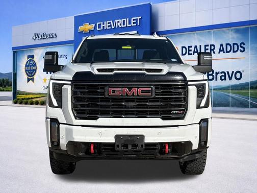 Summit White 2024 GMC Sierra 2500 AT4