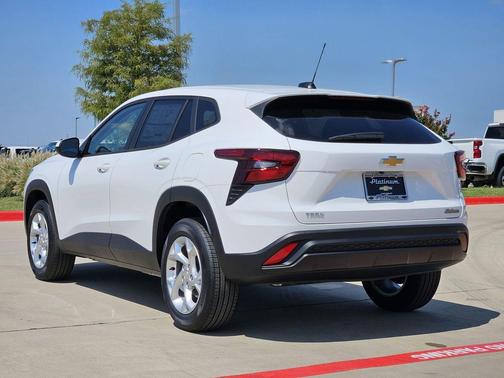 2025 Chevrolet Trax LS