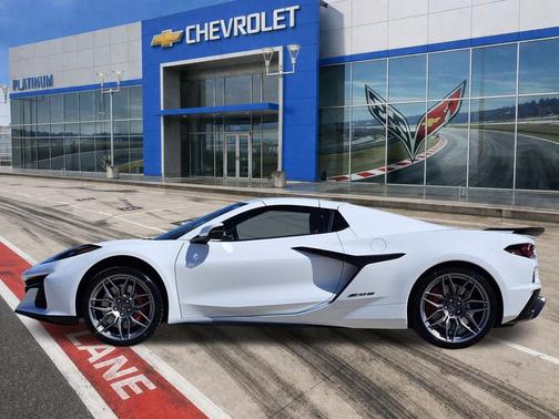 Arctic White 2026 Chevrolet Corvette Z06