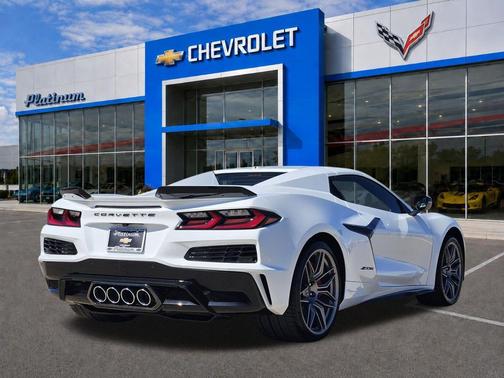 Arctic White 2026 Chevrolet Corvette Z06