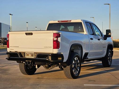 2026 Chevrolet Silverado 2500 Custom