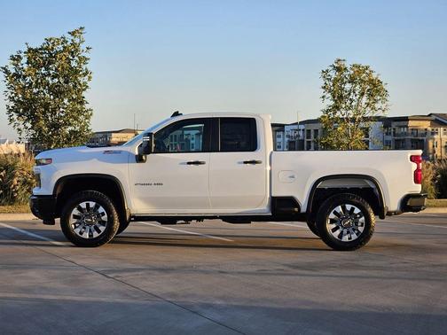 2026 Chevrolet Silverado 2500 Custom