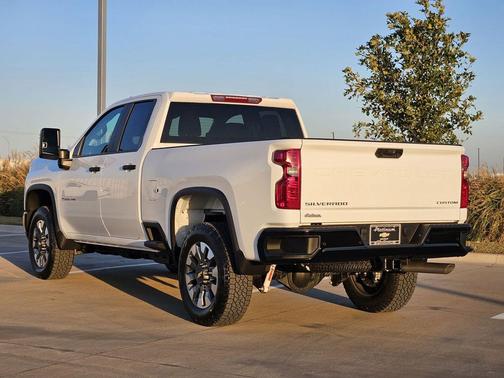 2026 Chevrolet Silverado 2500 Custom