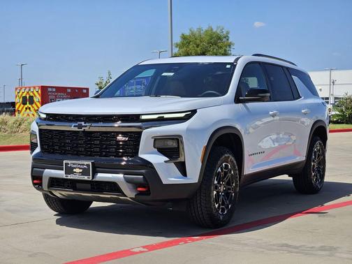 Polar White Tricoat 2027 Chevrolet Traverse AWD Z71