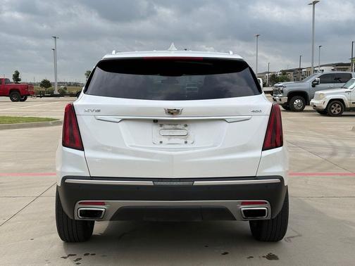 Crystal White Tricoat 2021 Cadillac XT5 Premium Luxury