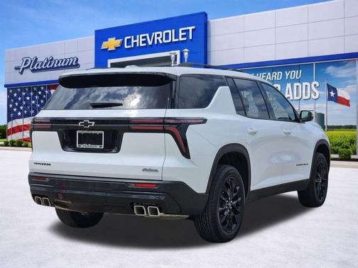 Summit White 2026 Chevrolet Traverse LT