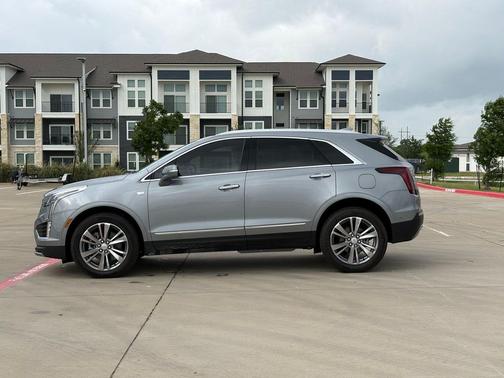 Argent Silver Metallic 2025 Cadillac XT5 Premium Luxury