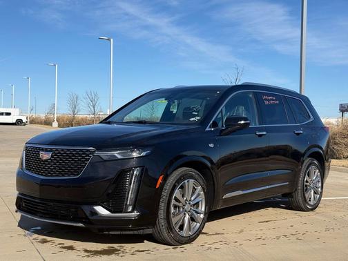 2025 Cadillac XT6 Premium Luxury FWD