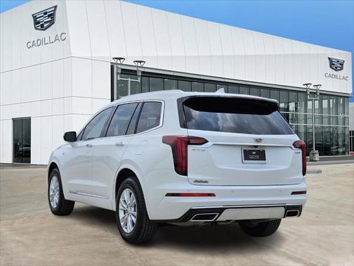 2025 Cadillac XT6 Luxury FWD