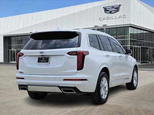 2025 Cadillac XT6 Luxury FWD
