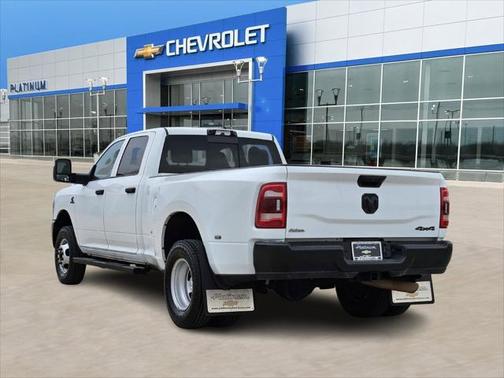 2023 RAM 3500 Tradesman Crew Cab 4x4 8' Box