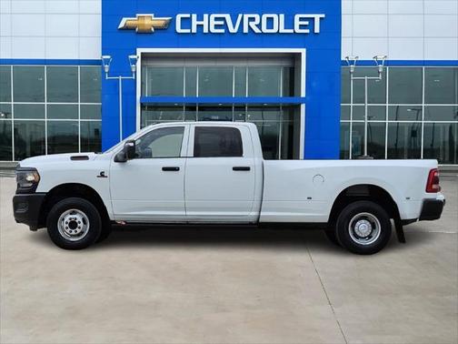 2023 RAM 3500 Tradesman Crew Cab 4x4 8' Box