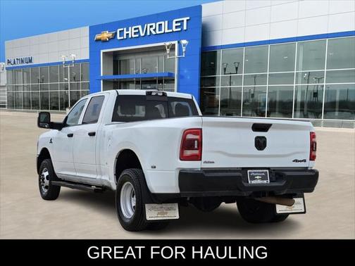 2023 RAM 3500 Tradesman Crew Cab 4x4 8' Box