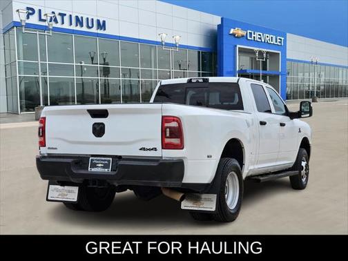 2023 RAM 3500 Tradesman Crew Cab 4x4 8' Box