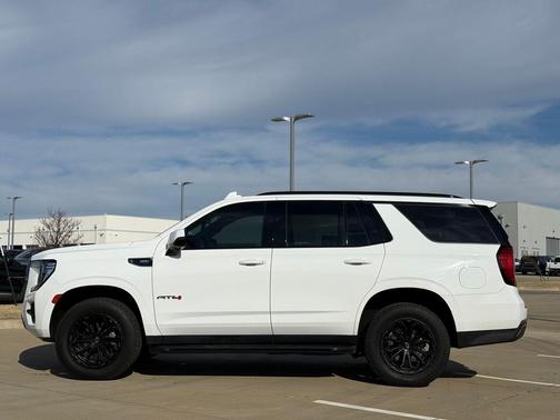 2023 GMC Yukon 4WD AT4