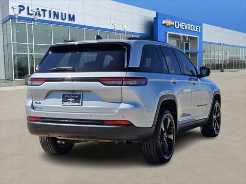 2022 Jeep Grand Cherokee Altitude