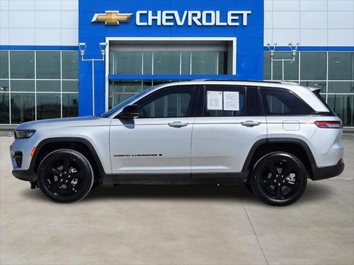 2022 Jeep Grand Cherokee Altitude
