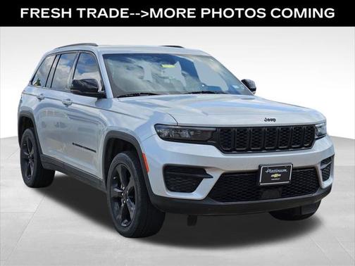 2022 Jeep Grand Cherokee Altitude