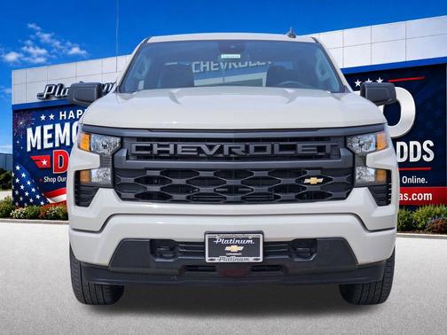 White Sands 2026 Chevrolet Silverado 1500 Custom