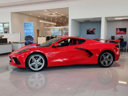 2026 Chevrolet Corvette Stingray w/1LT