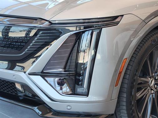 2026 Cadillac LYRIQ V