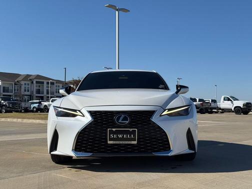 2022 Lexus IS 300 Base