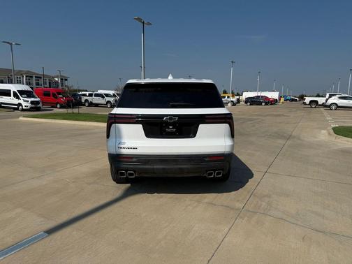 2024 Chevrolet Traverse LS