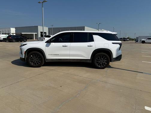 2024 Chevrolet Traverse LS