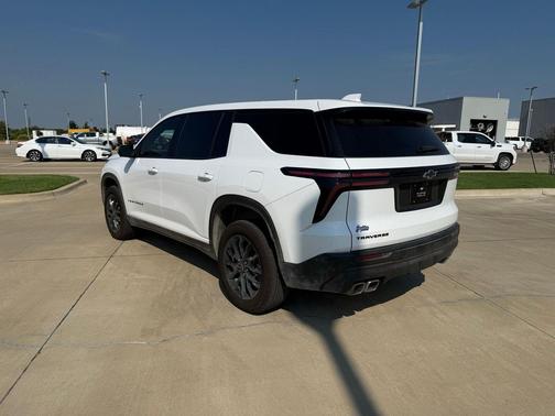 2024 Chevrolet Traverse LS