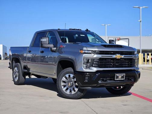 2026 Chevrolet Silverado 2500 Custom