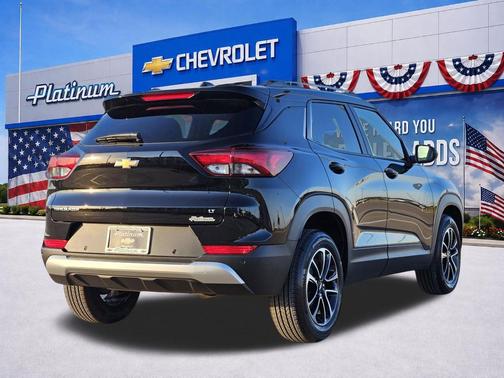 Mosaic Black Metallic 2026 Chevrolet Trailblazer LT