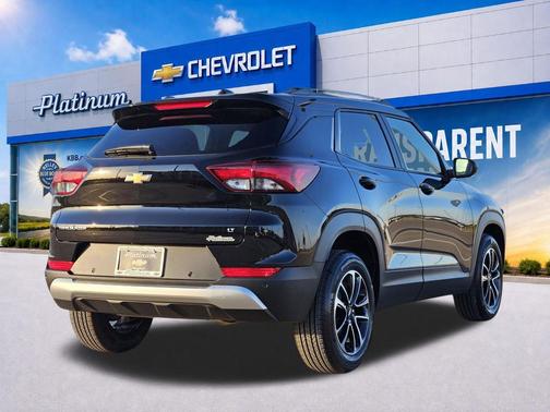 Mosaic Black Metallic 2026 Chevrolet Trailblazer LT