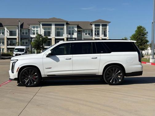Crystal White Tricoat 2025 Cadillac Escalade ESV V-Series