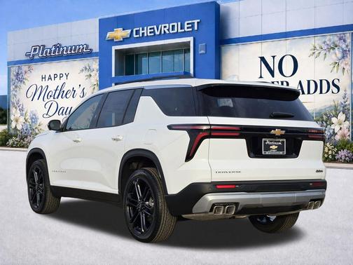 Summit White 2026 Chevrolet Traverse LT