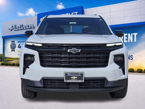 Summit White 2026 Chevrolet Traverse LT