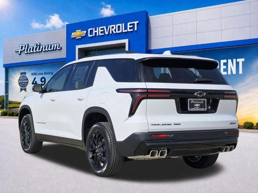 Summit White 2026 Chevrolet Traverse LT