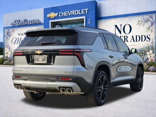 Sterling Gray Metallic 2026 Chevrolet Traverse LT