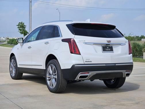 Crystal White Tricoat 2026 Cadillac XT5 Premium Luxury