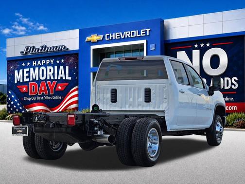 Summit White 2026 Chevrolet Silverado 3500 LT