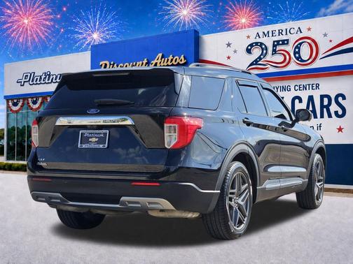 AGATE BLACK METALLIC 2021 Ford Explorer XLT