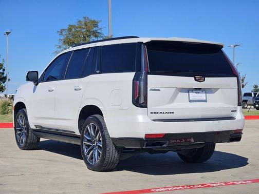 2023 Cadillac Escalade Sport