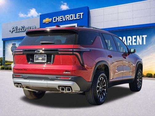 Radiant Red Tintcoat 2026 Chevrolet Traverse AWD Z71