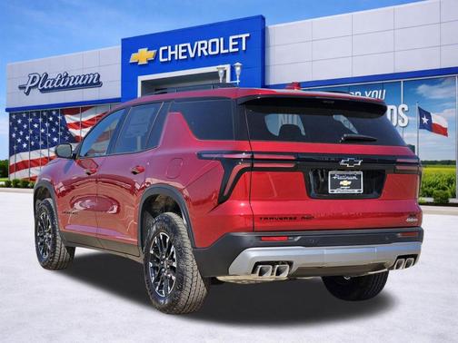 Radiant Red Tintcoat 2026 Chevrolet Traverse AWD Z71