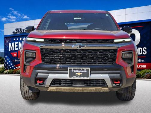 Radiant Red Tintcoat 2026 Chevrolet Traverse AWD Z71