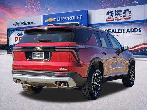 Radiant Red Tintcoat 2026 Chevrolet Traverse AWD Z71