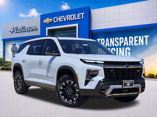 Polar White Tricoat 2026 Chevrolet Traverse AWD Z71