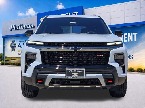 Polar White Tricoat 2026 Chevrolet Traverse AWD Z71