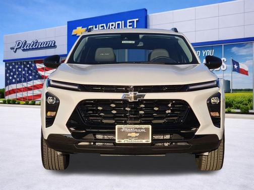 Summit White 2026 Chevrolet Trax FWD ACTIV