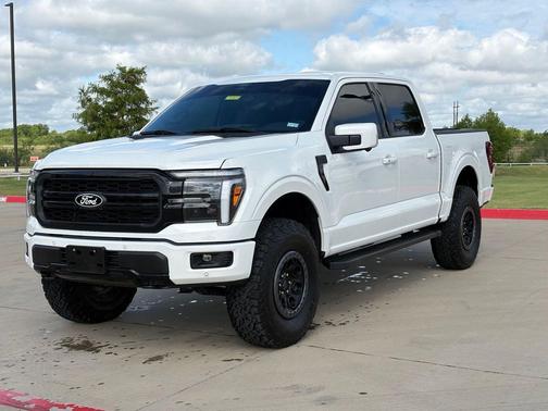 Star White Metallic Tri-Coat 2025 Ford F-150 Lariat